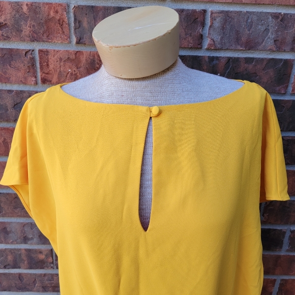 Trina Turk Kaanapali Crepe Sheath Dress Yellow Size Medium Chic New, - Picture 4 of 16